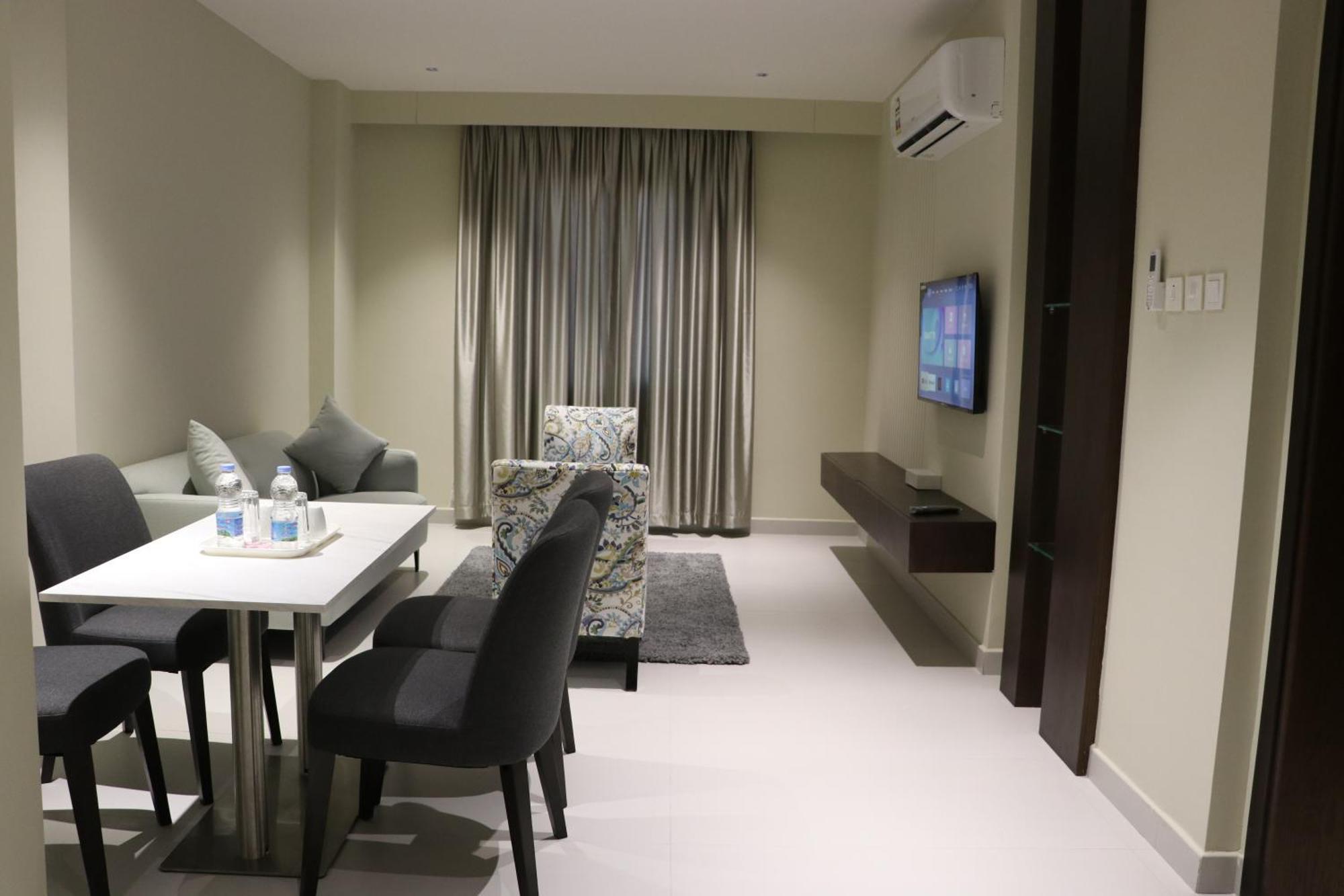 Jarzez Hotel Apartments Al Hail Seeb Eksteriør billede