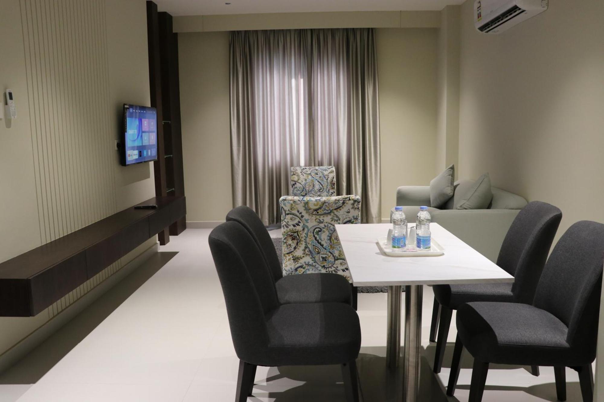 Jarzez Hotel Apartments Al Hail Seeb Eksteriør billede